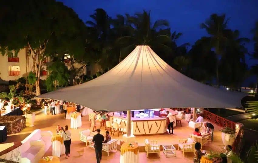 Restaurants/Bar — Diani Reef Beach Resort & Spa