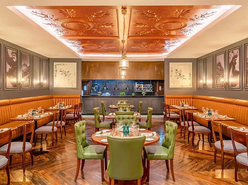 Restaurants/Bar — Fairmont Mount Kenya Safari Club
