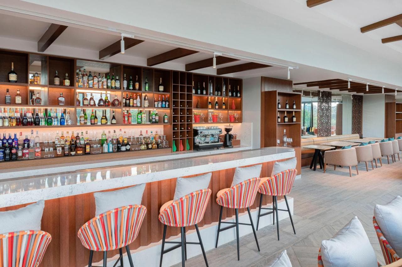 Restaurants/Bar — Gran Meliá Arusha