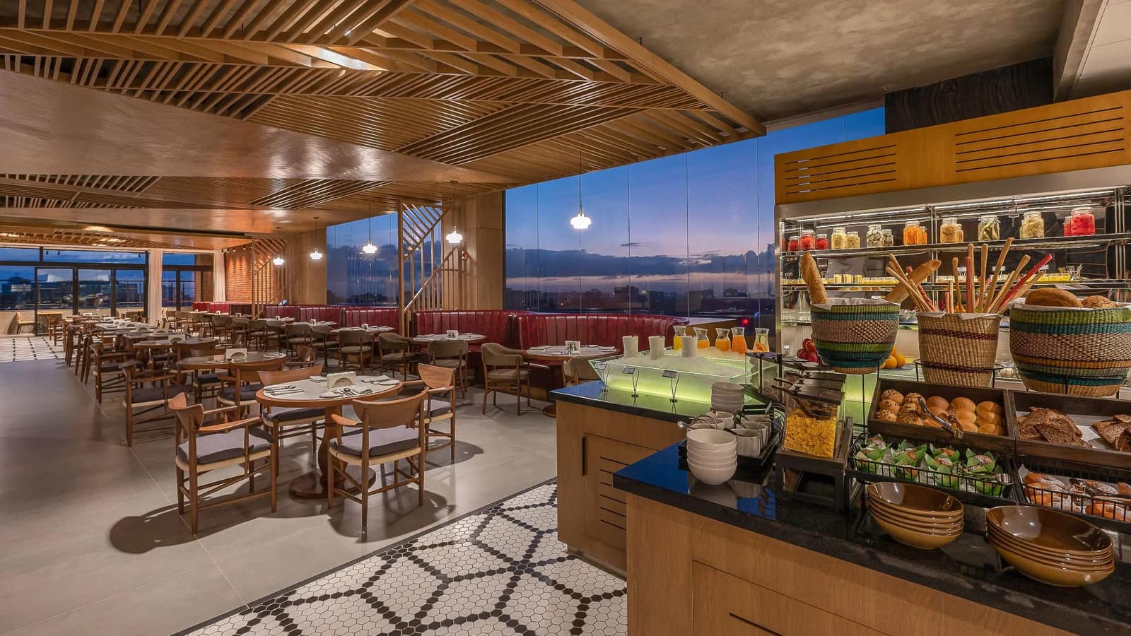 Restaurants/Bar — Hyatt Regency Nairobi Westlands