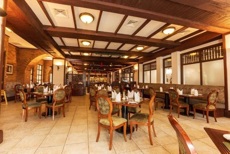 Restaurants/Bar — Lake Victoria Serena Golf Resort & Spa
