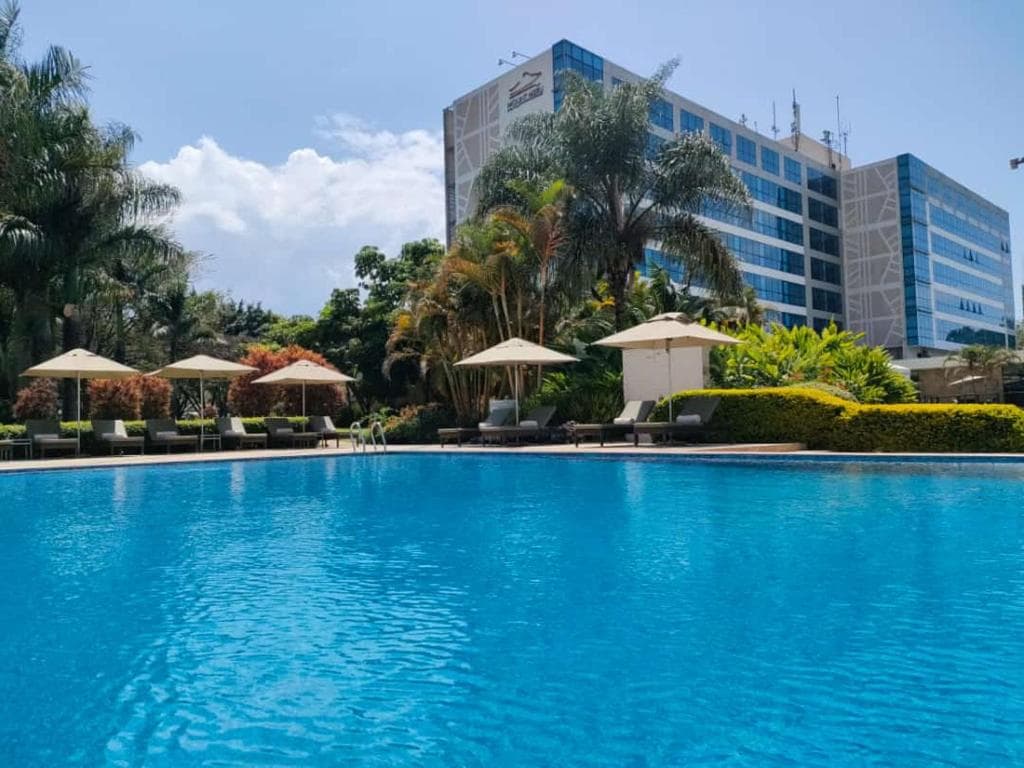 Pool — Mount Meru Hotel