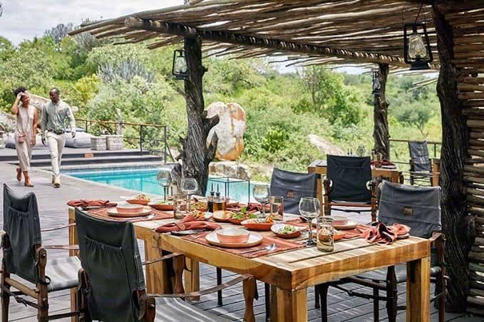 Restaurants/Bar — Mwiba Lodge