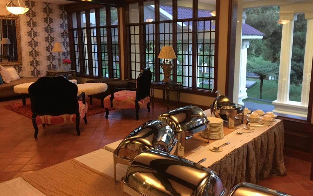 Restaurants/Bar — Salinero Millie Lodge