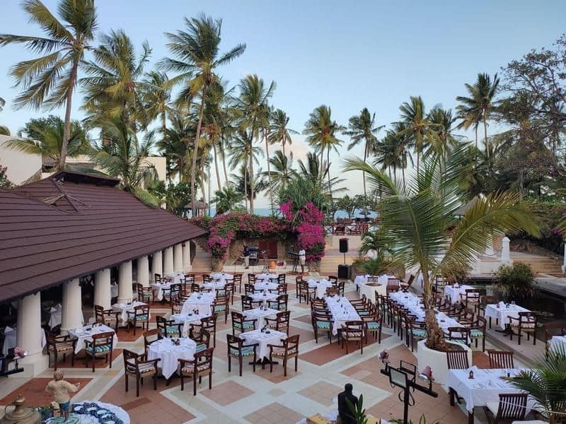 Restaurants/Bar — Serena Beach Resort & Spa