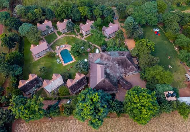Overview — Weru Weru River Lodge