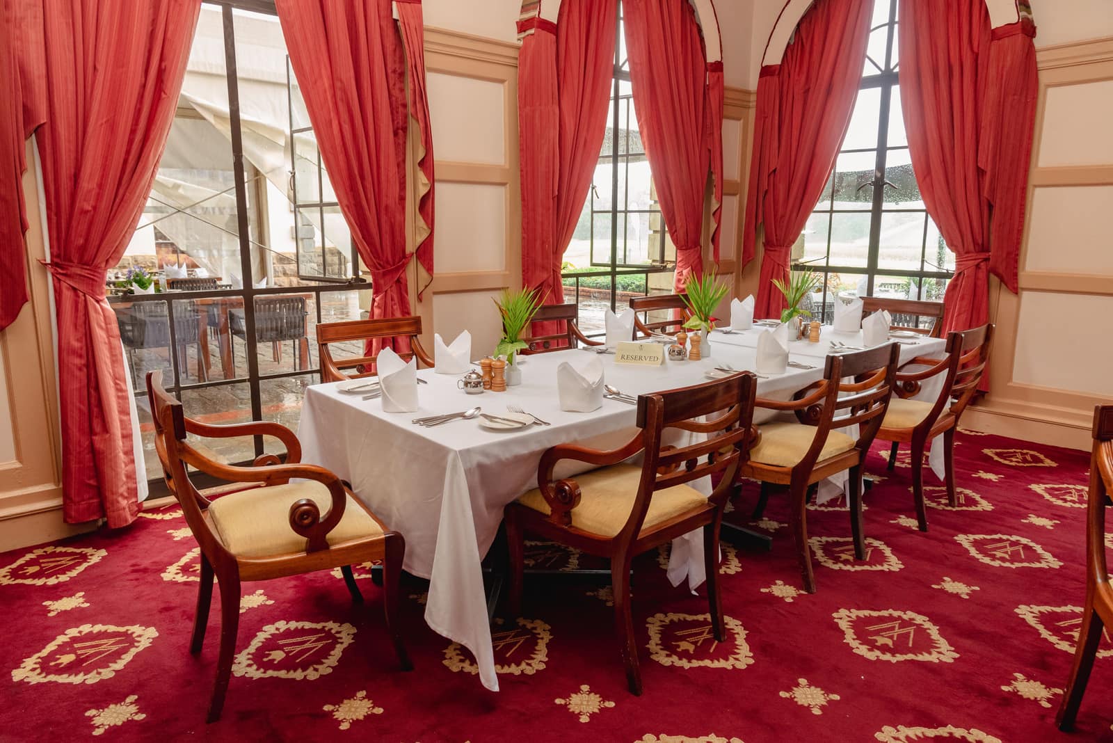 Restaurants/Bar — Windsor Golf Hotel & Country Club