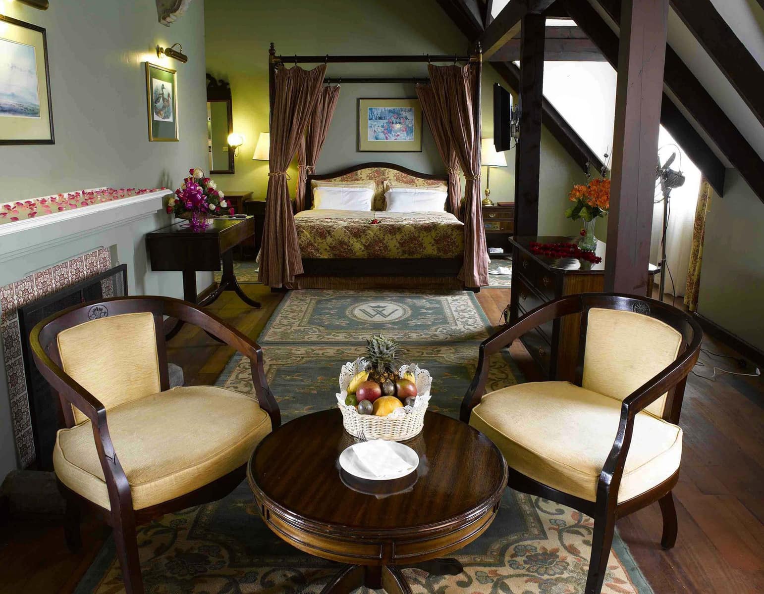 Suites — Windsor Golf Hotel & Country Club