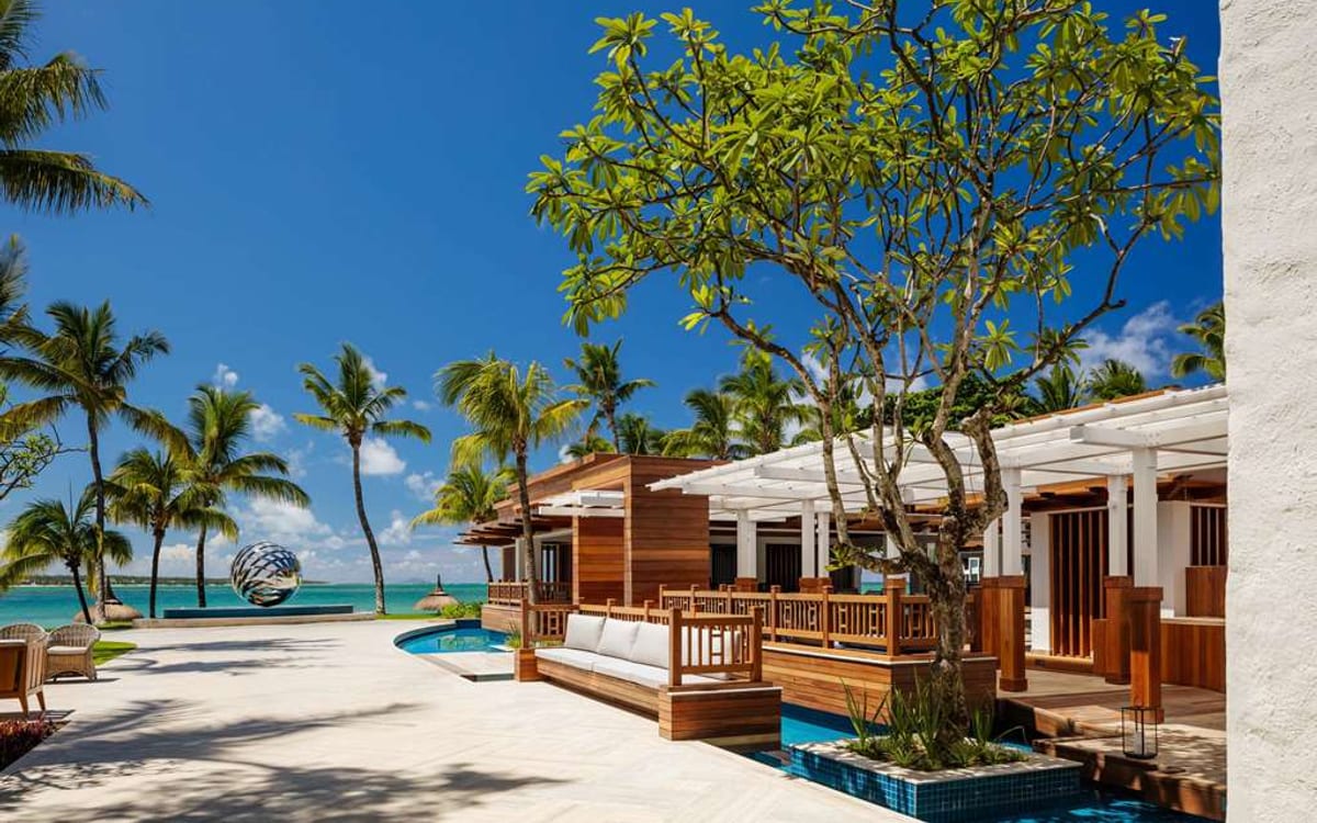 One&Only Le Saint Géran — Mauritius banquet close after a Tanzania safari